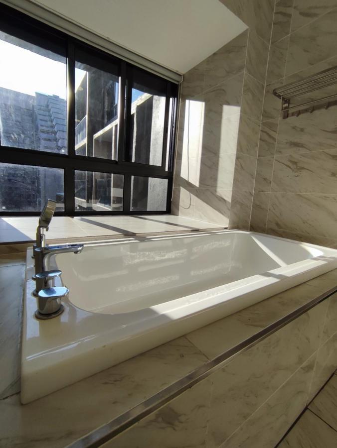 Town - Imperio With Bathtub Malacca